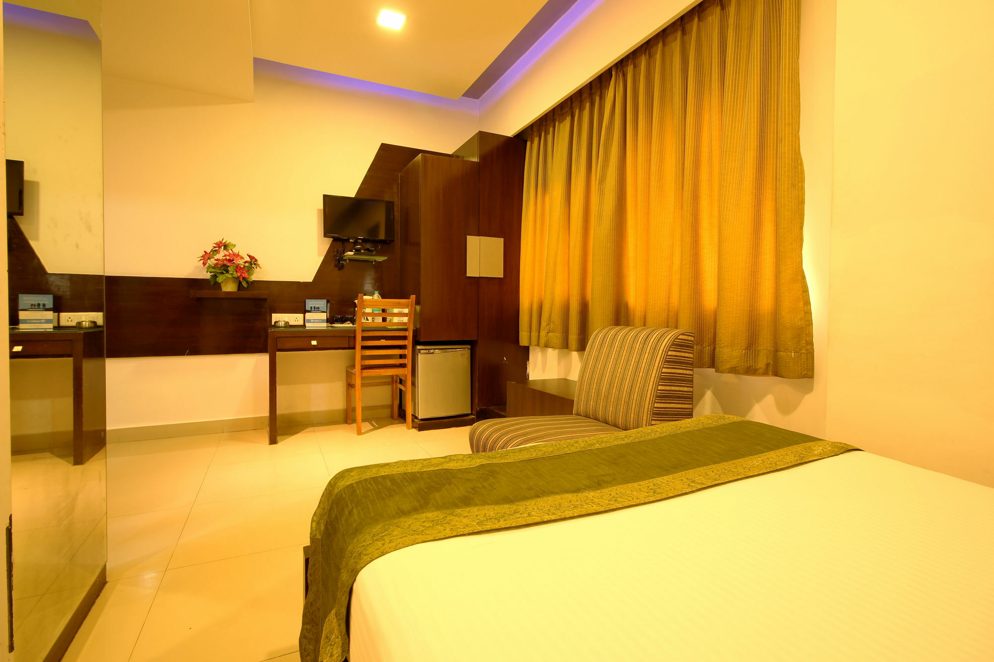 Treebo Trend Edge St Marks Road Bangalore Exterior foto